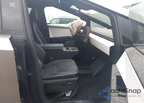 2025 Tesla Cybertruck All-Wheel Drive from USA, damaged, VIN 7G2CEHED5SA067748